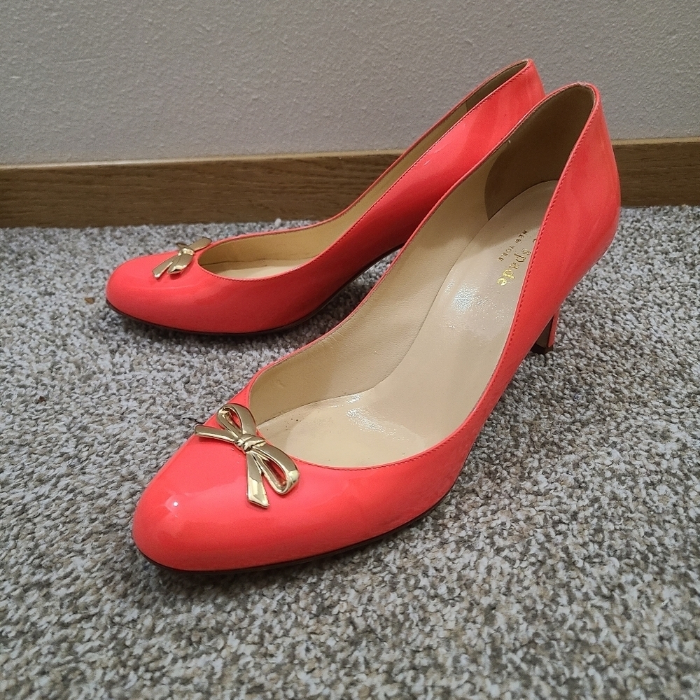 Kate Spade Catia Geranium Salmon Coral Patent Bow Barbiecore Heels Pumps - Picture 4 of 9